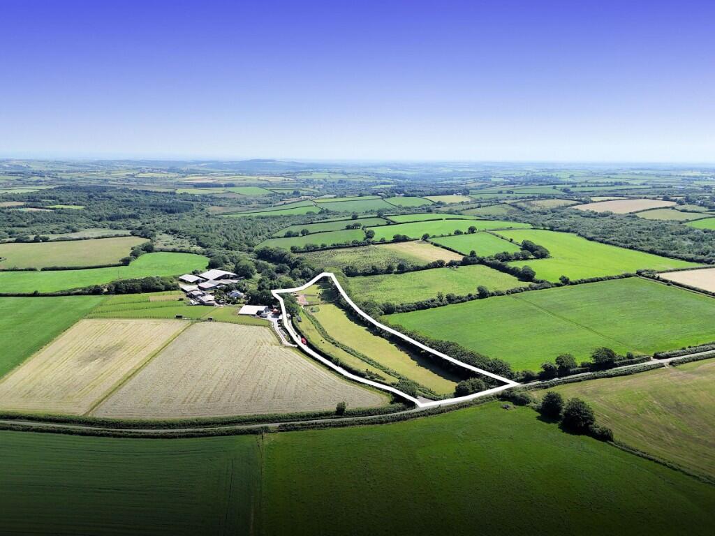 Main image of property: SUPERB SINGLE PLOT IN c, 4 ACRES, Nr BRADWORTHY, EX22