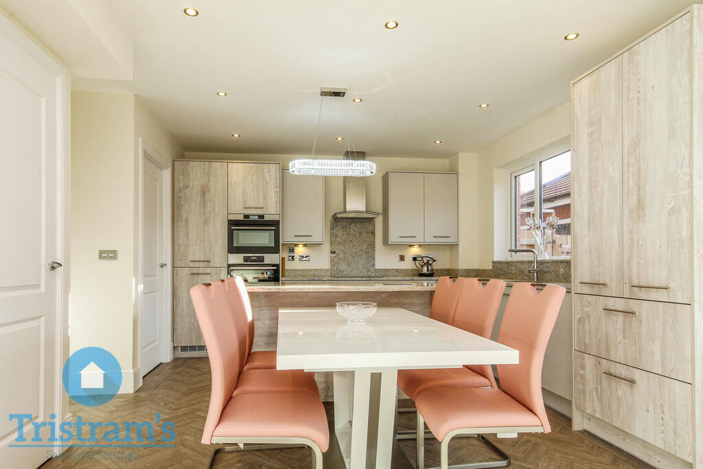 3 bedroom detached house for sale in Heritage Road, Castle Donington, DE74