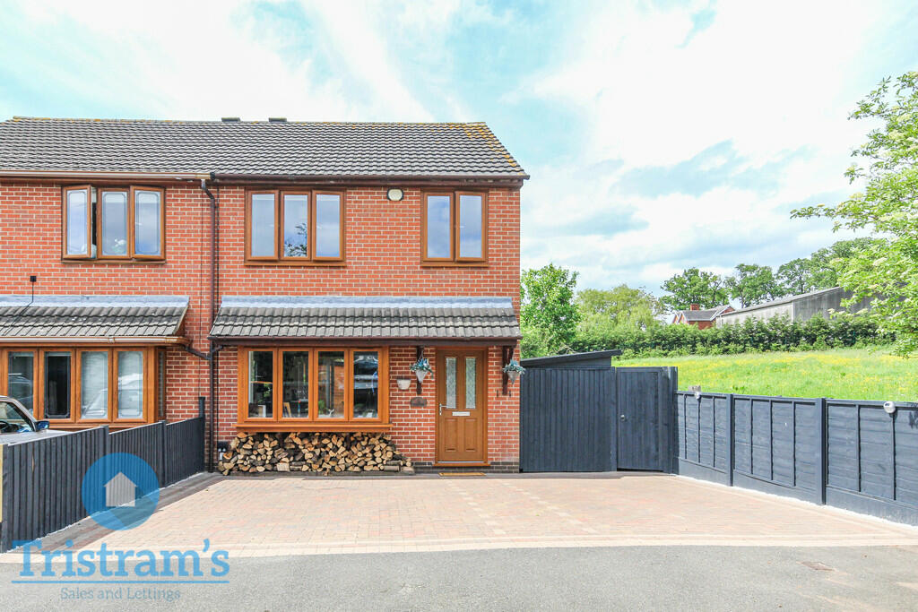 3 bedroom semidetached house for sale in Sisley Avenue, Stapleford, NG9