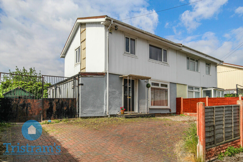 3 bedroom semidetached house for sale in Monkton Drive, Bilborough, NG8