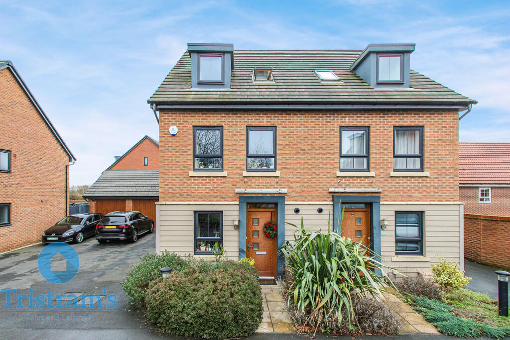 4 bedroom semi-detached house