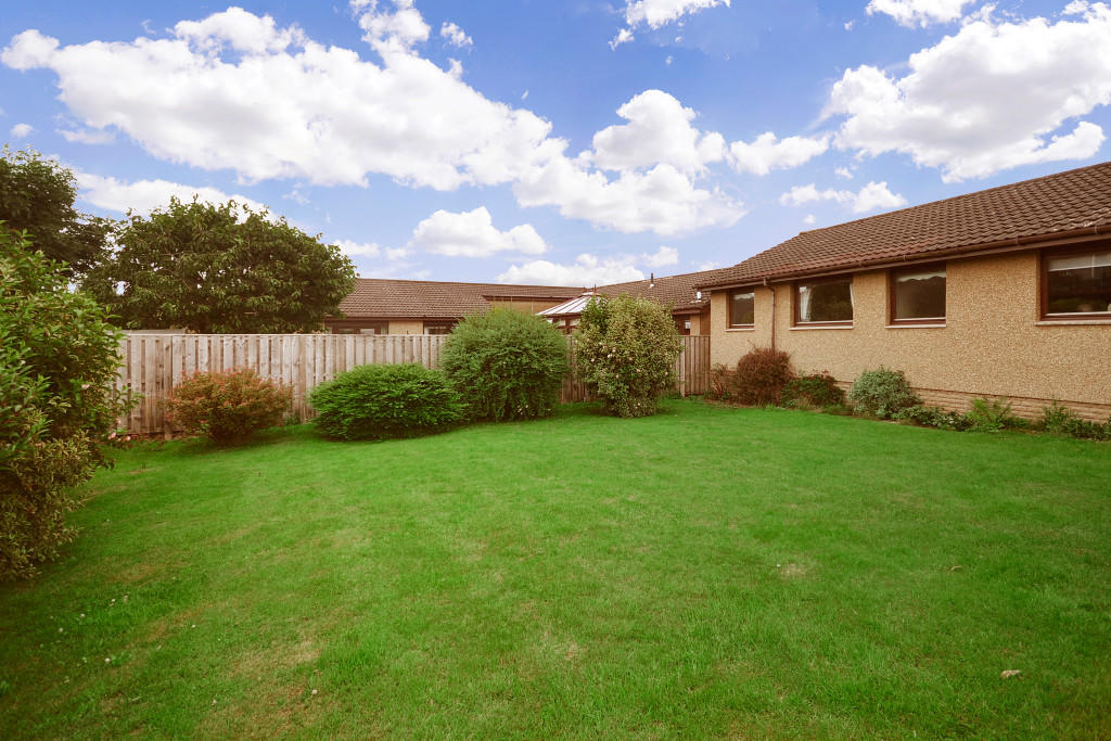 4 bedroom detached bungalow for sale in 14 Lumsdaine Drive, Dalgety Bay