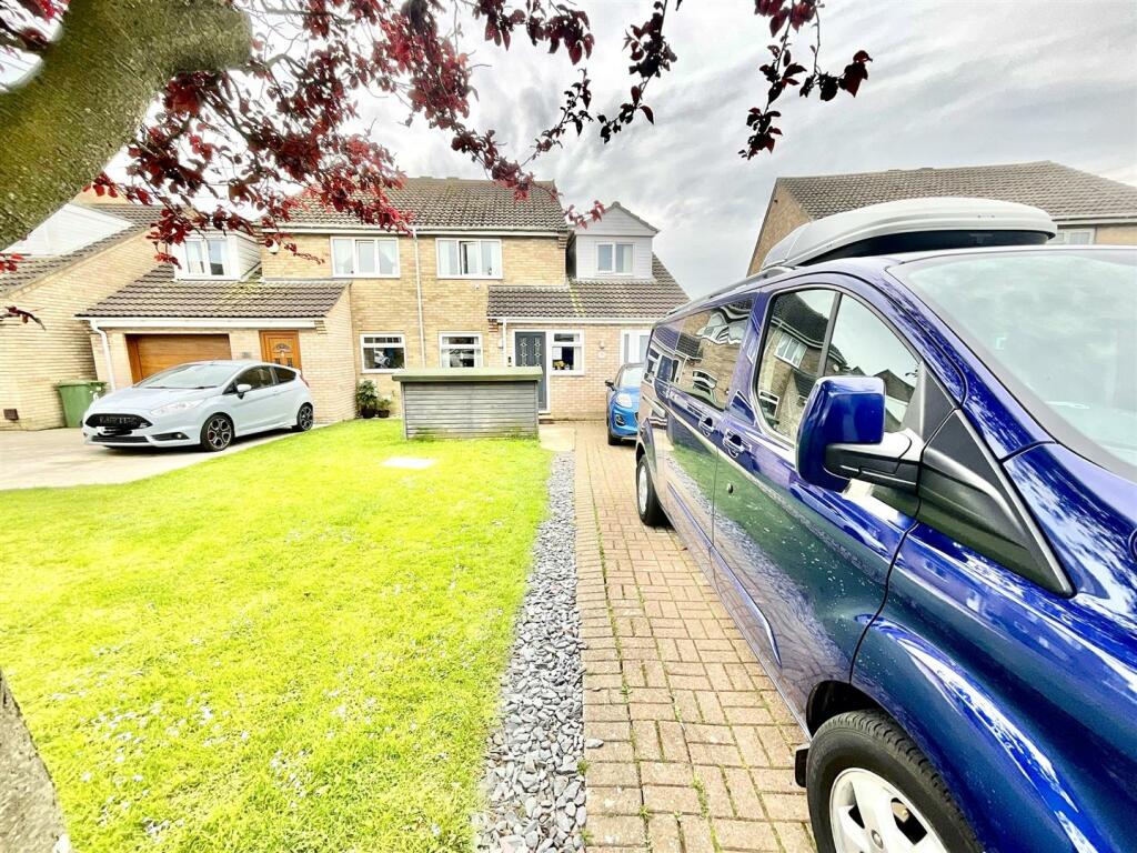 4 bedroom house for rent in Southwold Crescent, Eastfield, Scarborough