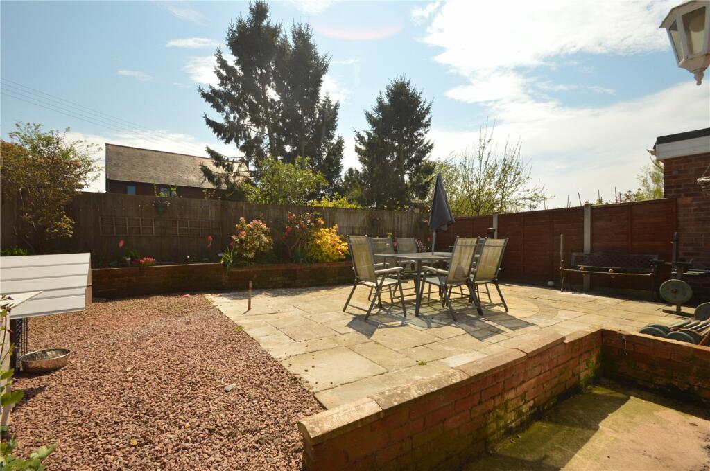 3 bedroom house for sale in 2 Summit Road, Clows Top, Kidderminster, Worcestershire, DY14