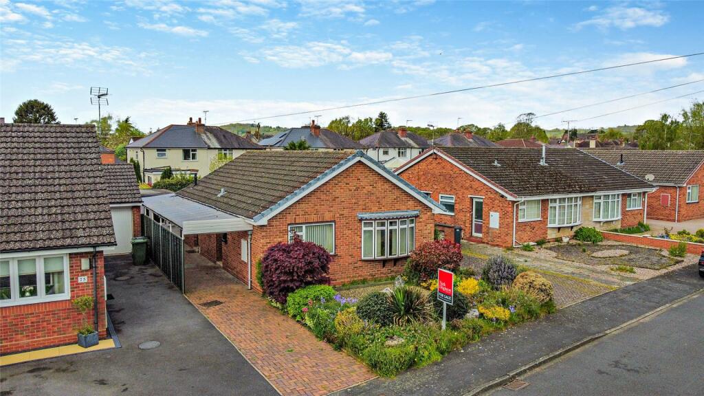 2 bedroom bungalow for sale in Beechfield Drive, Kidderminster