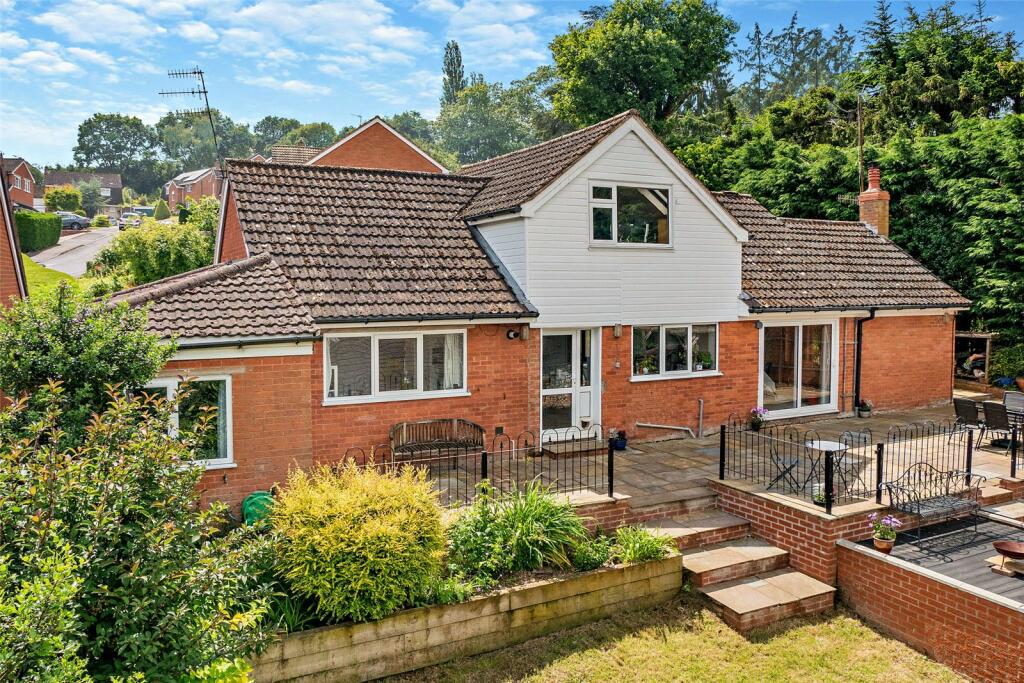 4 bedroom detached house for sale in Woodthorpe Drive, Bewdley