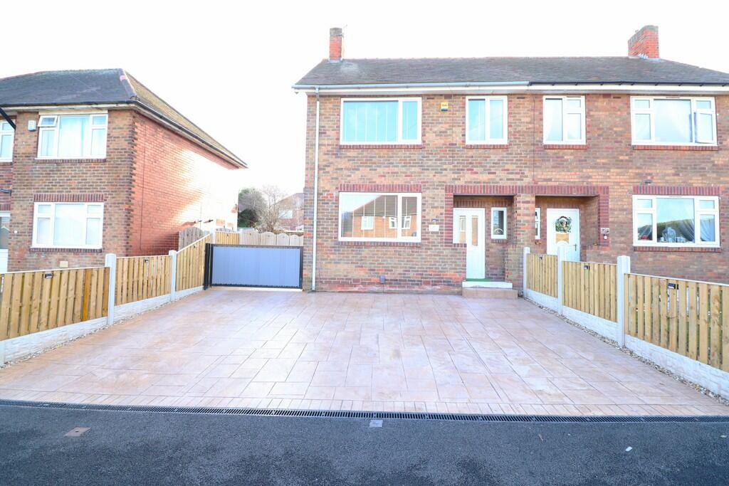 3 bedroom semidetached house for sale in Grange Road, Wathupondearne