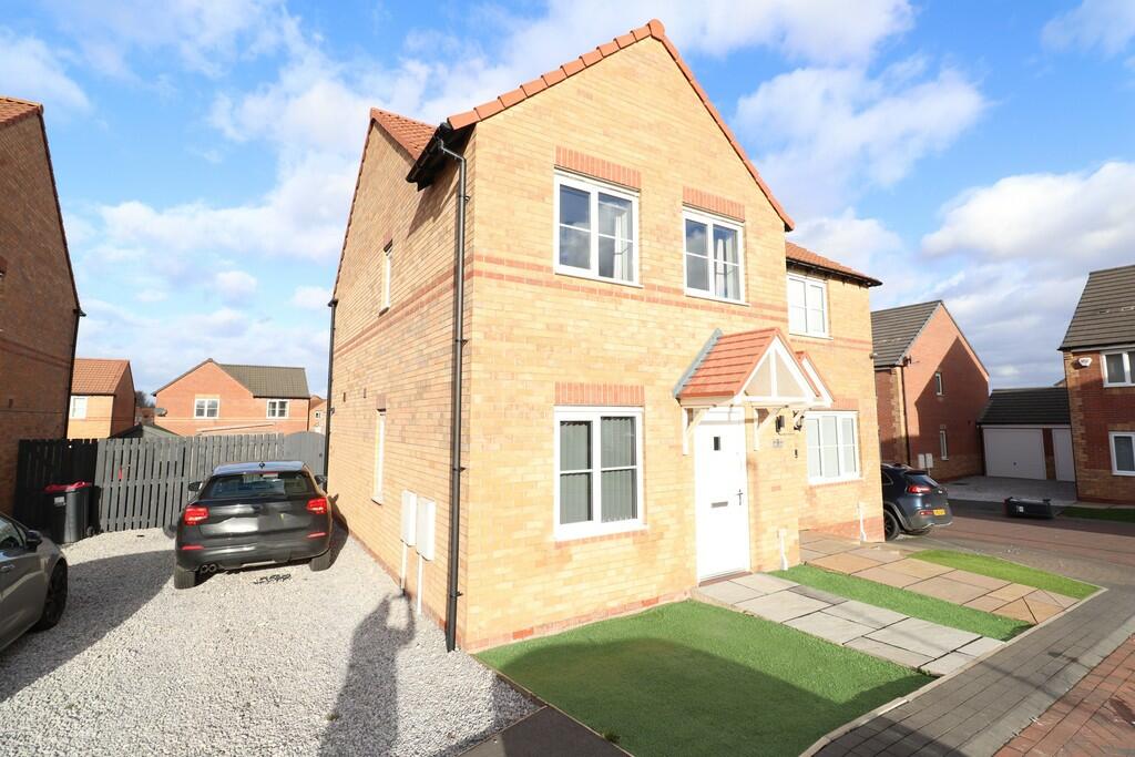 3 bedroom semidetached house for sale in Broadhead Close, Kilnhurst, S64