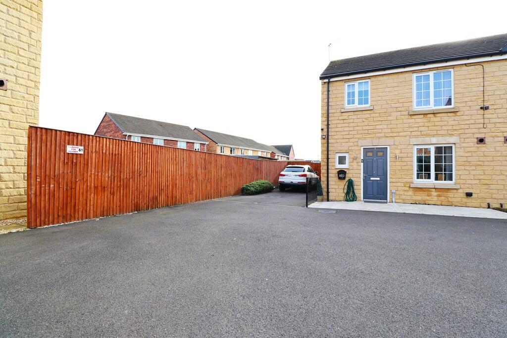 3 bedroom town house for sale in Gower Way, Rawmarsh, S62
