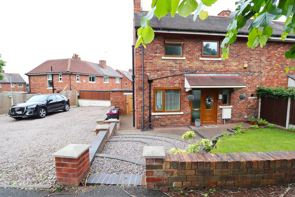 2 bedroom semidetached house for sale in East Avenue, Swinton, S64