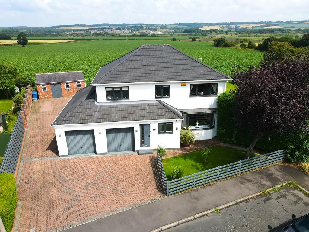 4 bedroom detached house for sale in Wincanton Close, Mexborough, S64