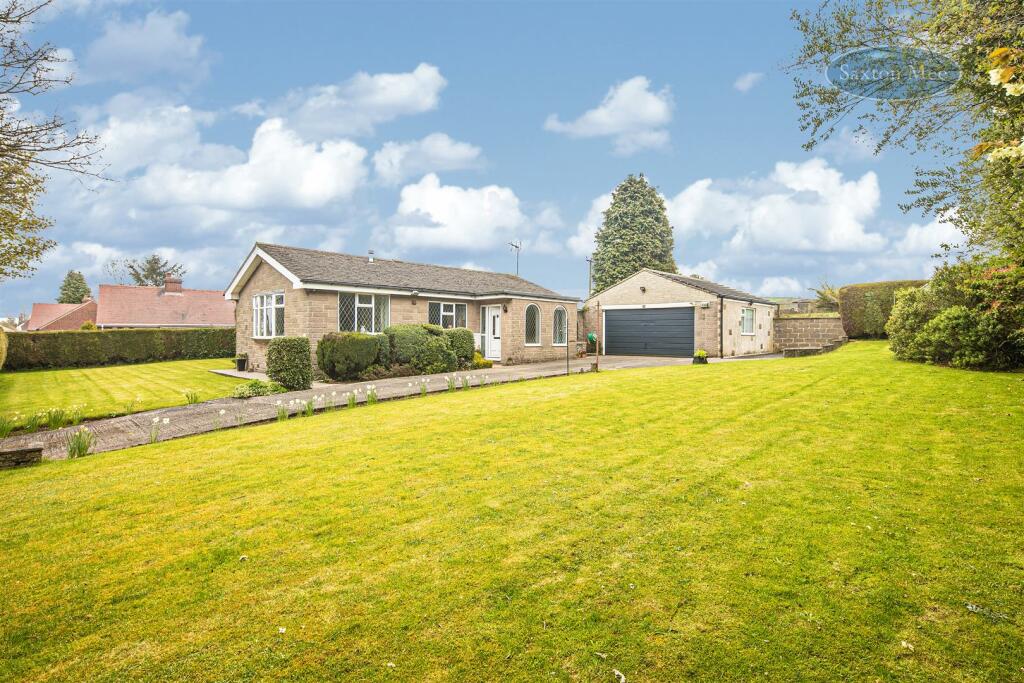 2 bedroom bungalow for sale in Broomfield Lane, Stocksbridge, S36 2AQ, S36