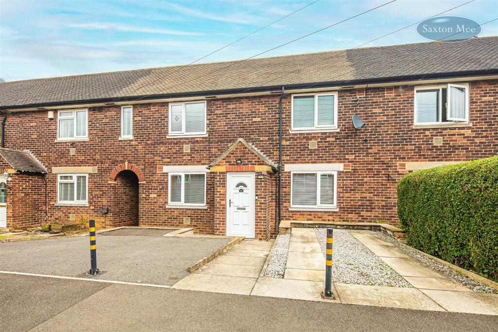 3 bedroom terraced house for sale in Kenworthy Road, Stocksbridge