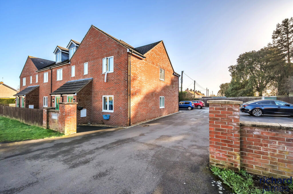 3 bedroom for sale in Rose Court, Royal Wootton Bassett