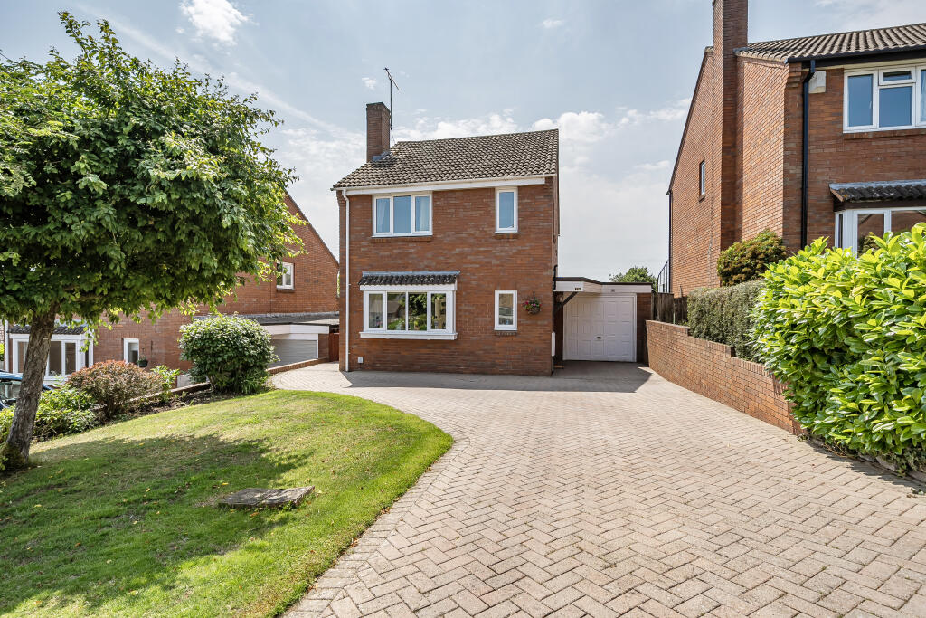 4 bedroom detached house