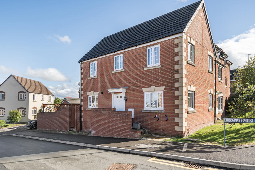3 bedroom semi-detached house