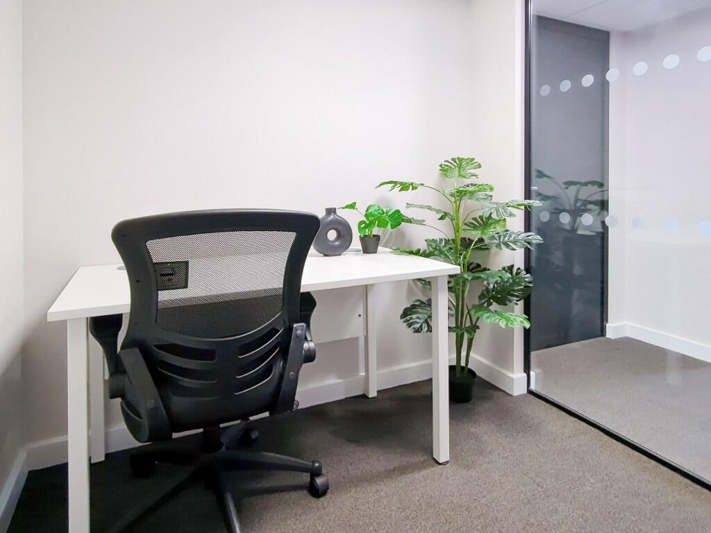 Additional property image - Solihull Parkway, B37 7WY