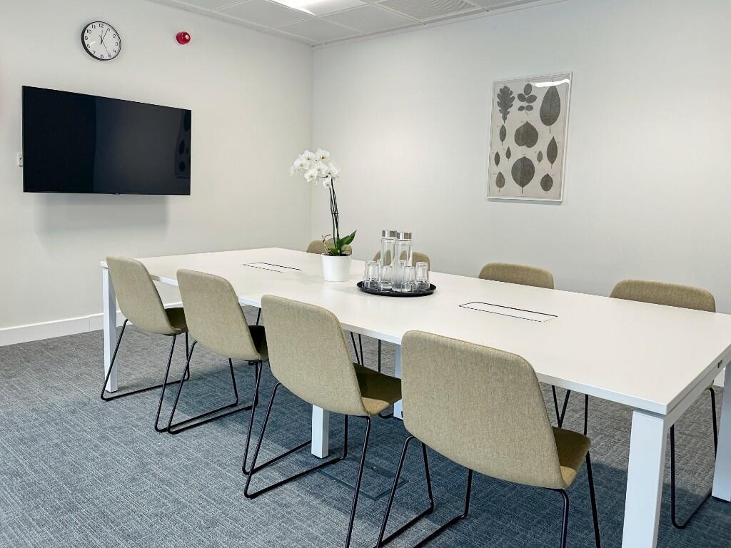 Additional property image - Solihull Parkway, B37 7WY