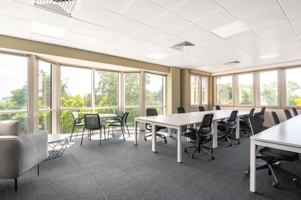 Serviced office to lease in 450 Bath Road, Longford, Heathrow, London ...