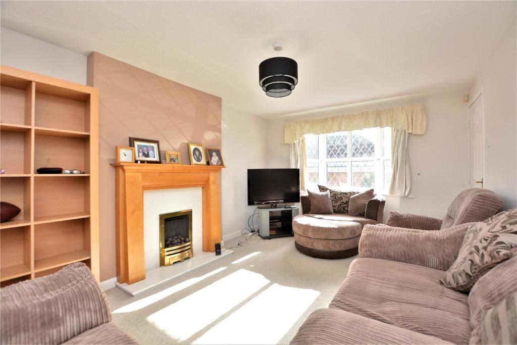 3 bedroom detached house for sale in Willow Avenue, Clifford, Wetherby