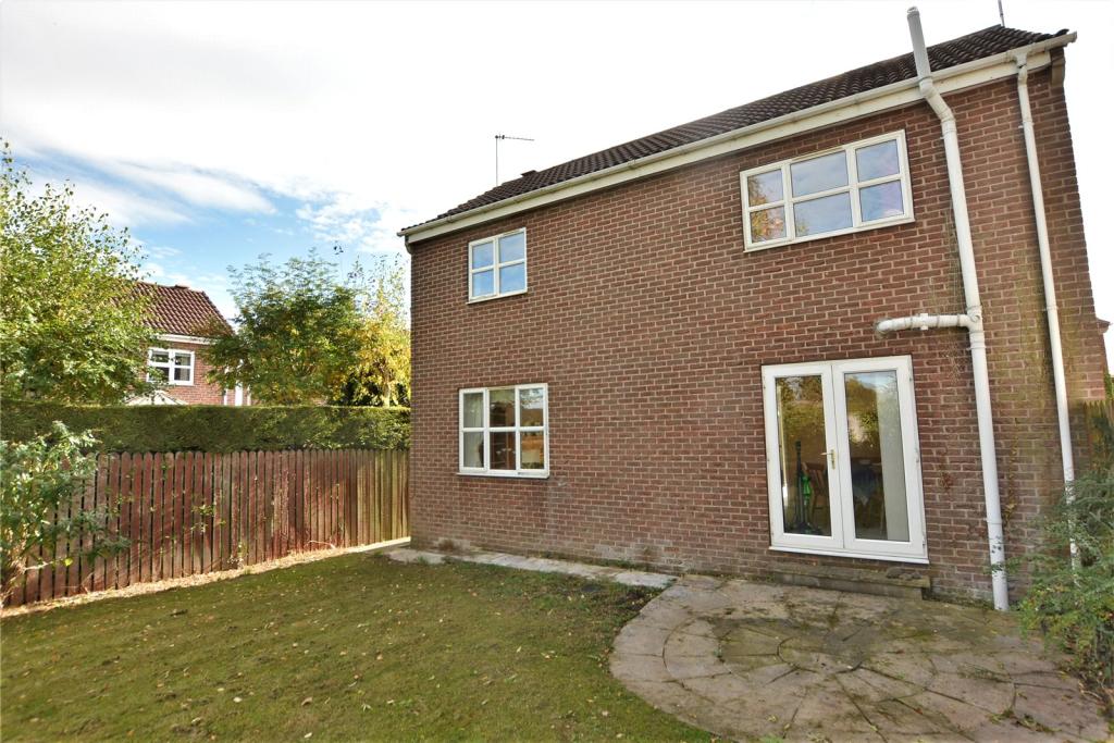 3 bedroom detached house for sale in Willow Avenue, Clifford, Wetherby