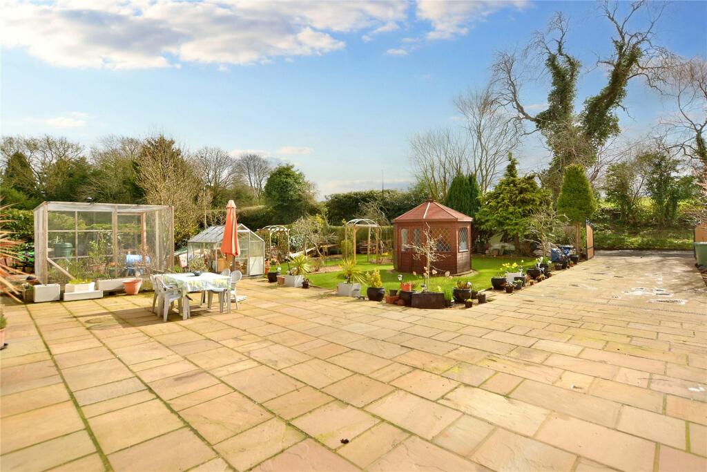3 bedroom detached bungalow for sale in Red Syke, Hall Park Road
