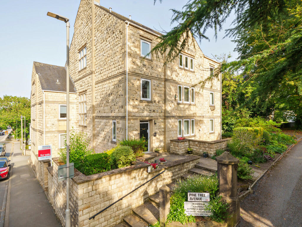 3 bedroom apartment for sale in Flat 2, Thornhill, Pine Tree Avenue