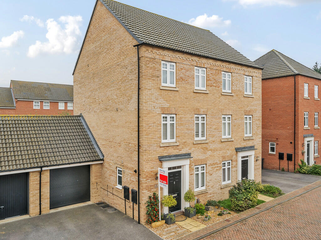 3 bedroom semidetached house for sale in Park View, Wetherby, West