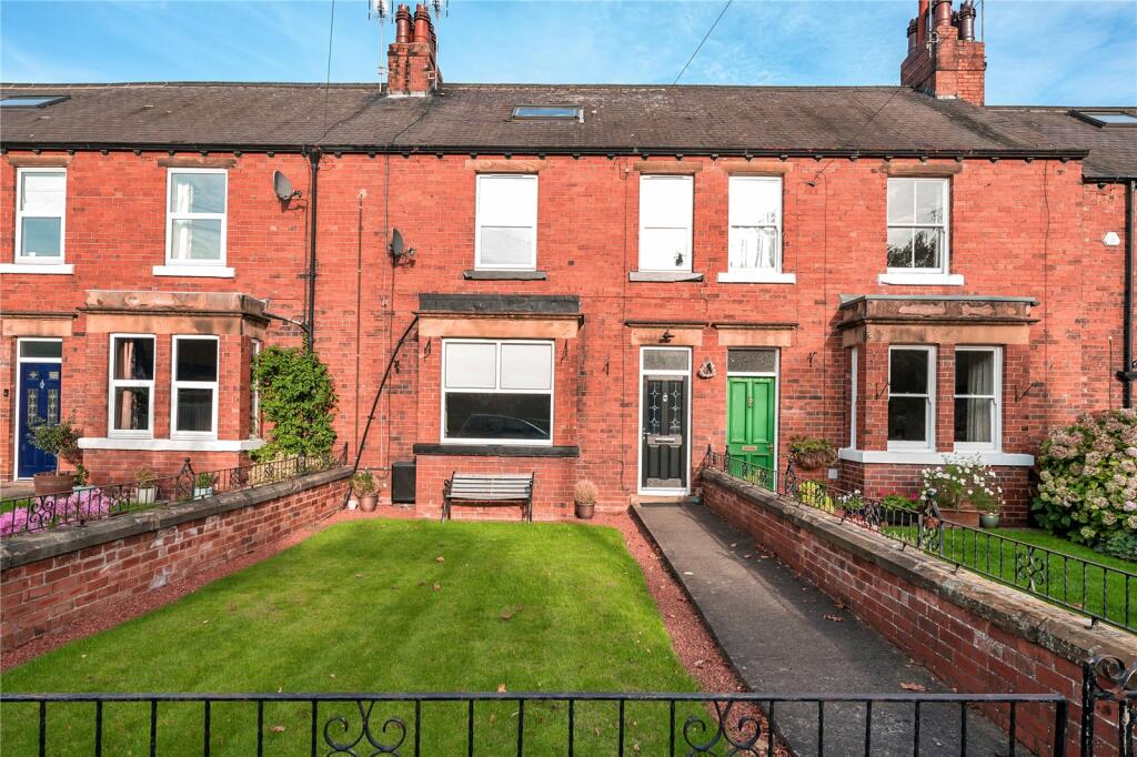 4 bedroom terraced house for sale in Wetherby Road, Tadcaster, LS24