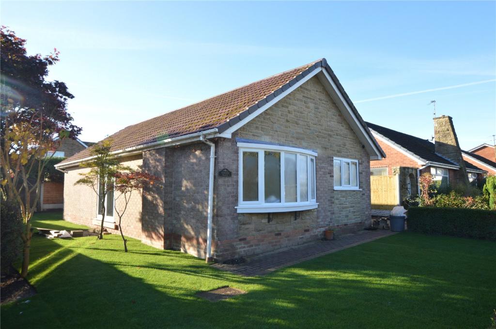 3 bedroom bungalow for sale in Carleton Drive, Boston Spa, Wetherby