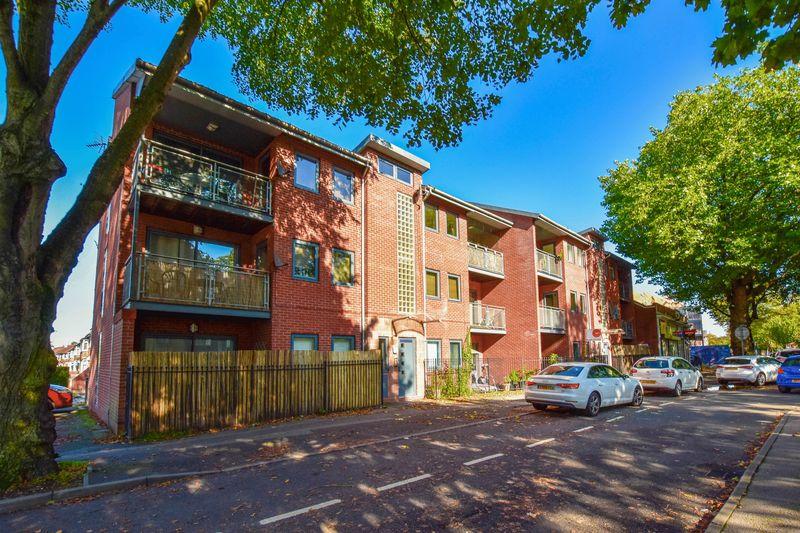 2 bedroom apartment for sale in 283 Stretford Road, Urmston, M41 9FY, M41