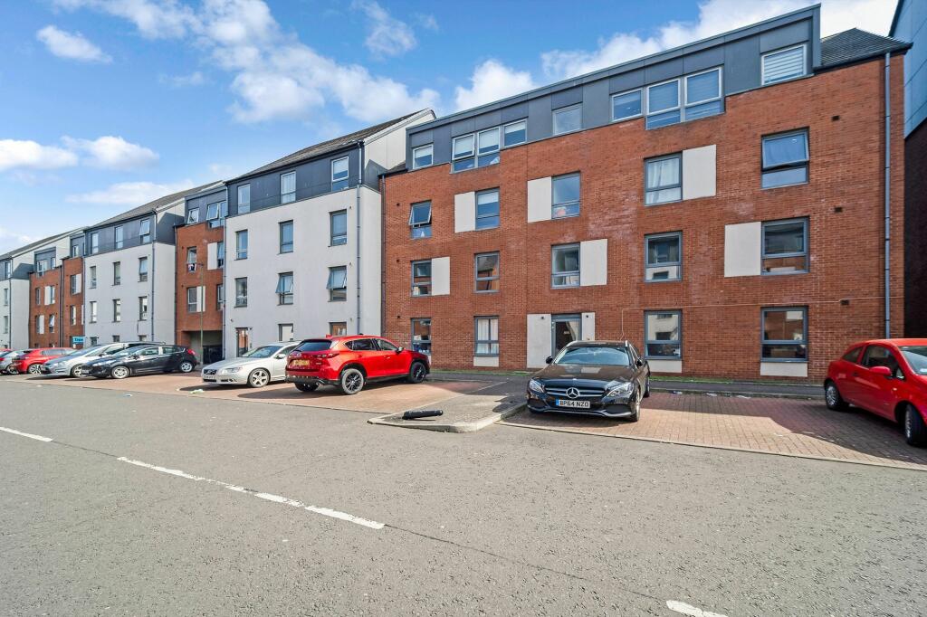 2 bedroom flat for sale in Ferry Gait Crescent, Edinburgh, EH4