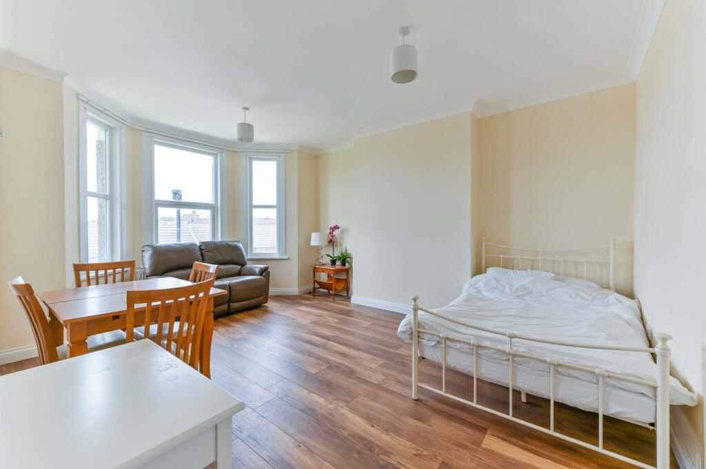 Studio flat for sale in Epsom Road, Croydon, CR0