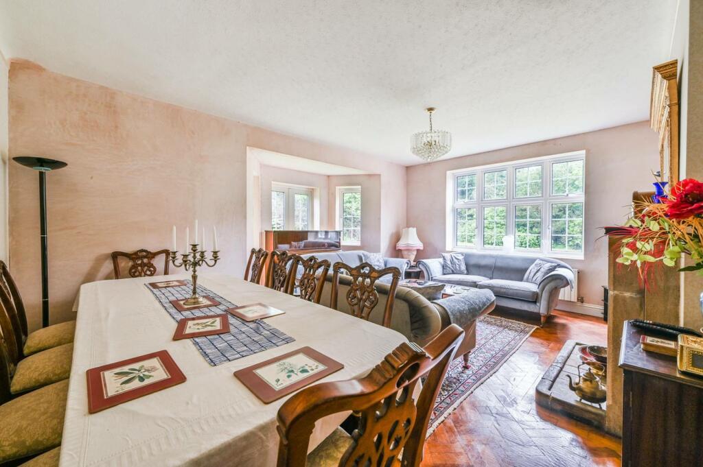 5 bedroom detached house for sale in Shirley Hills Road, Croydon, CR0