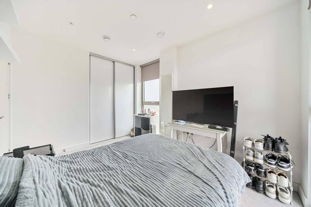 Main image of property: Caithness Walk, Central Croydon, Croydon, CR0