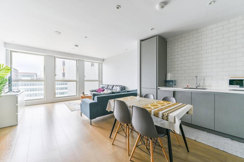 Main image of property: High Street, Croydon, CR0