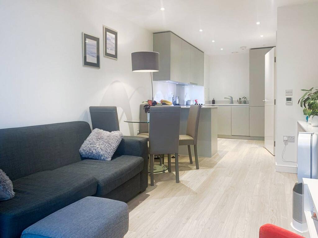 Main image of property: Pinnacle Apartments, East Croydon, Croydon, CR0