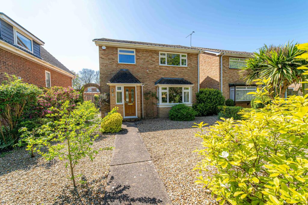 4 bedroom detached house for sale in Kingfishers Walk, St. Peters Road