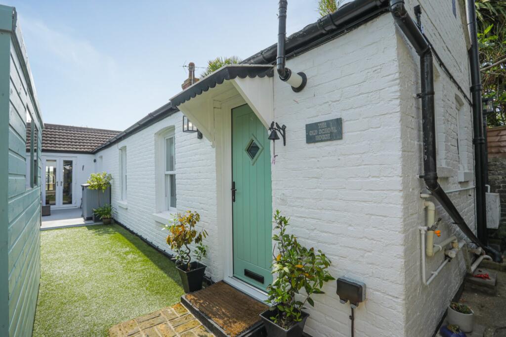 Main image of property: Edge End Road, Broadstairs, Kent, CT10