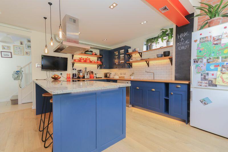 3 bedroom detached house for sale in Honeysuckle Close, Locks Heath , SO31