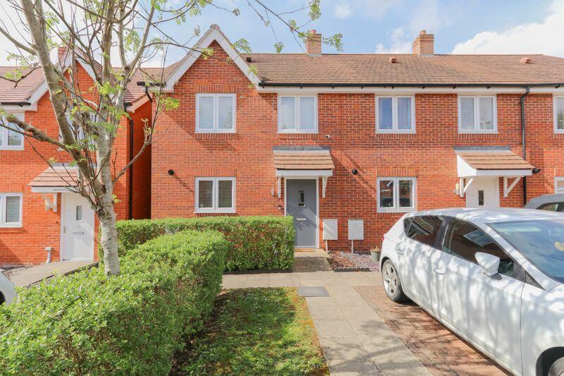 3 bedroom semi-detached house for sale in Cleverley Rise, Bursledon, SO31
