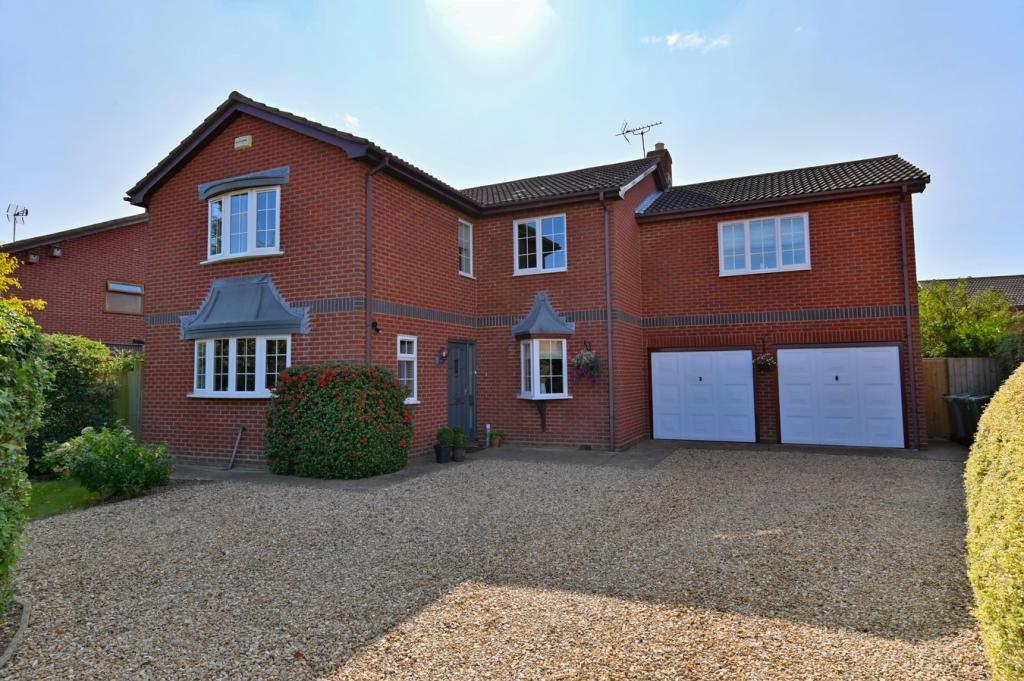 5 bedroom detached house for sale in Mill Drove, Bourne, PE10