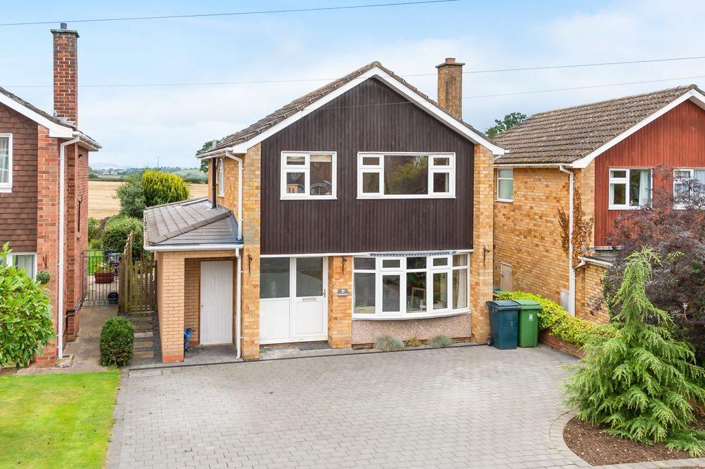 3 bedroom detached house for sale in Fairview Drive, Bayston Hill
