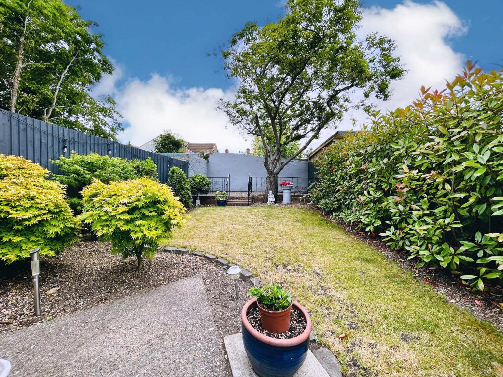 3 bedroom semidetached house for sale in Woolwich Road, Bexleyheath