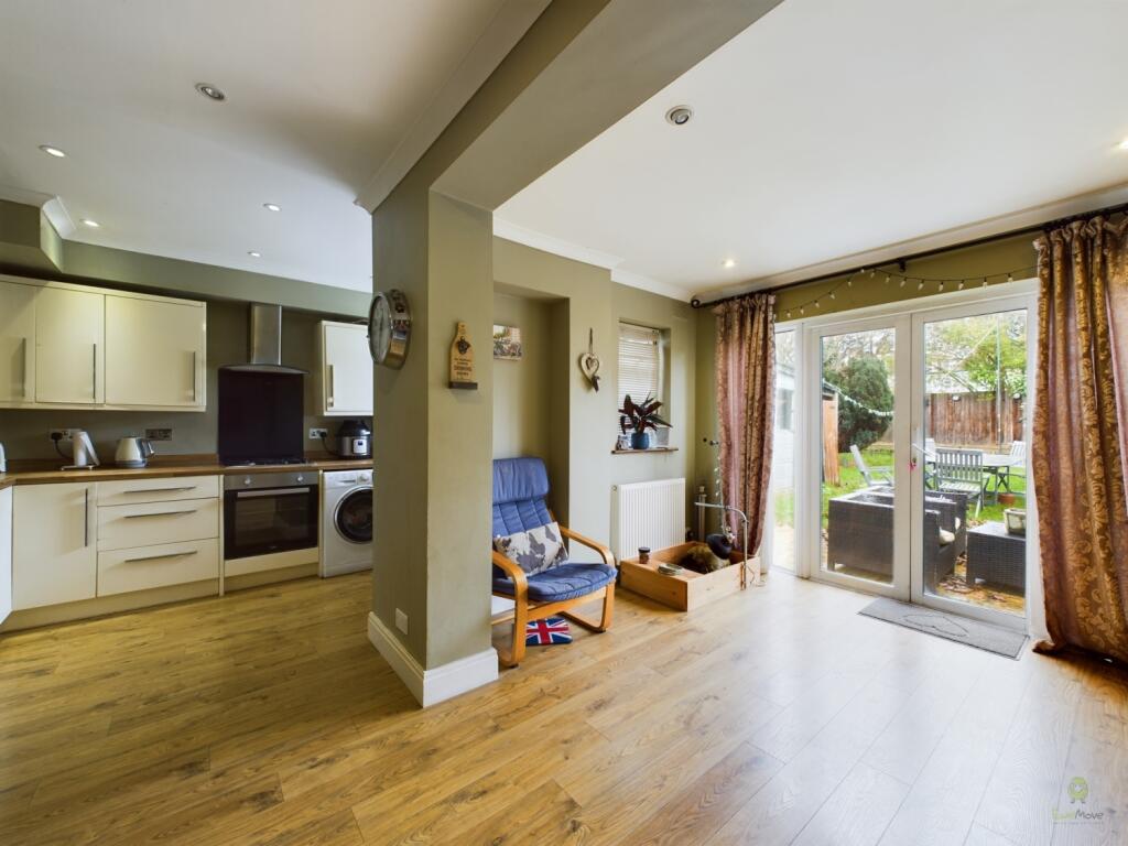 4 bedroom semidetached house for sale in 60 Selsey Crescent, Welling, DA16