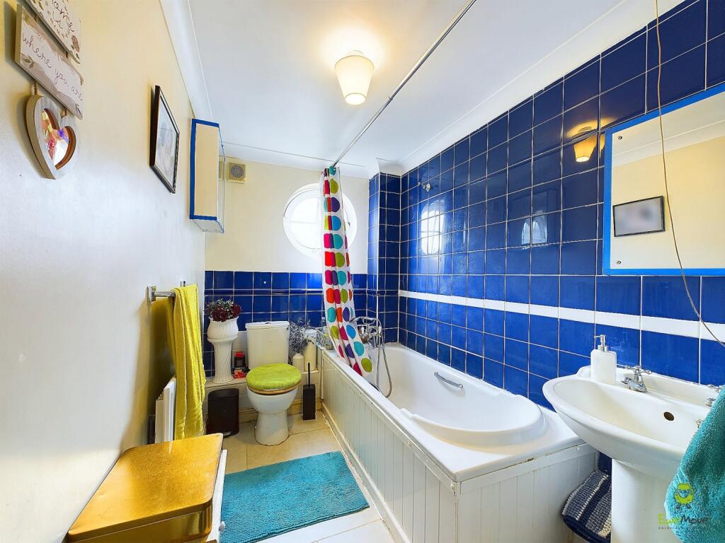 Additional property image - Wharfside Close, Erith, Kent, DA8
