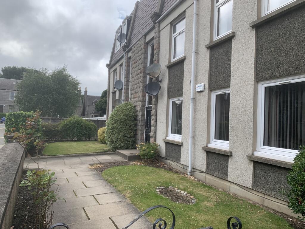 Main image of property:  79 Linksfield Gardens, Aberdeen, AB24 5PF 