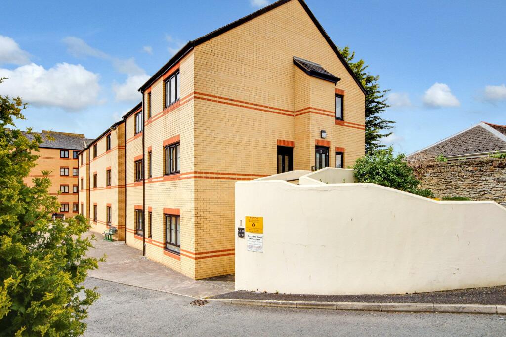 2 bedroom flat for sale in Alexandra Court, Barnstaple EX32 8AZ, EX32