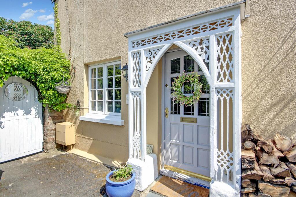 4 bedroom semidetached house for sale in Tawton, Barnstaple