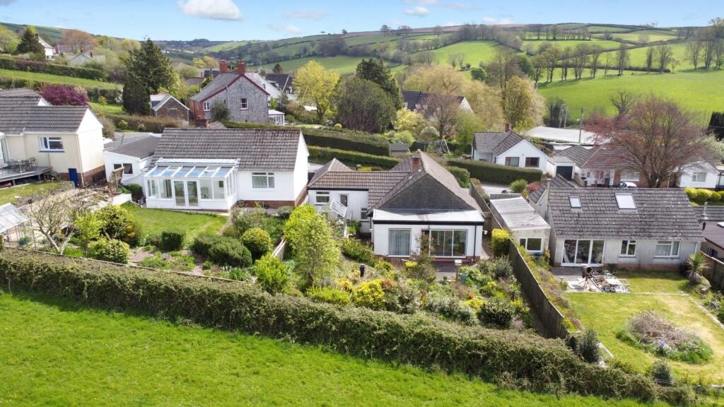 2 bedroom detached bungalow for sale in Coombe Close, Goodleigh